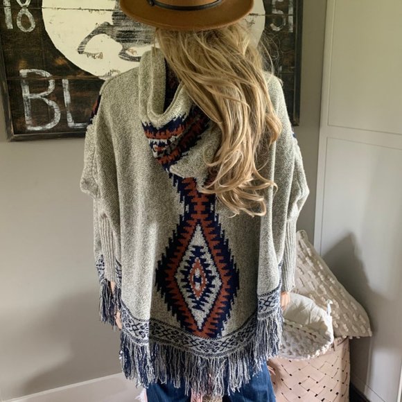 New Aztec Print Hooded Cardigan Sweater Toggle Close Cowichan Blanket - Picture 7 of 13
